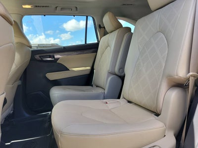 2023 Toyota Highlander Platinum
