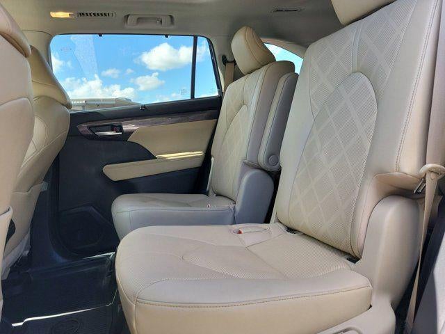 2023 Toyota Highlander Platinum
