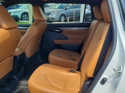 2024 Toyota Highlander Platinum