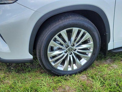 2024 Toyota Highlander Platinum
