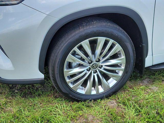 2024 Toyota Highlander Platinum