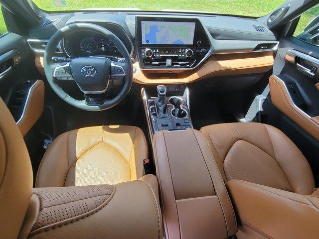 2024 Toyota Highlander Platinum