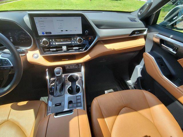 2024 Toyota Highlander Platinum