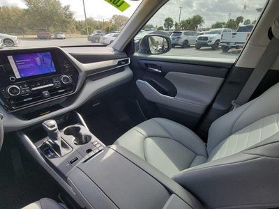 2023 Toyota Highlander XLE