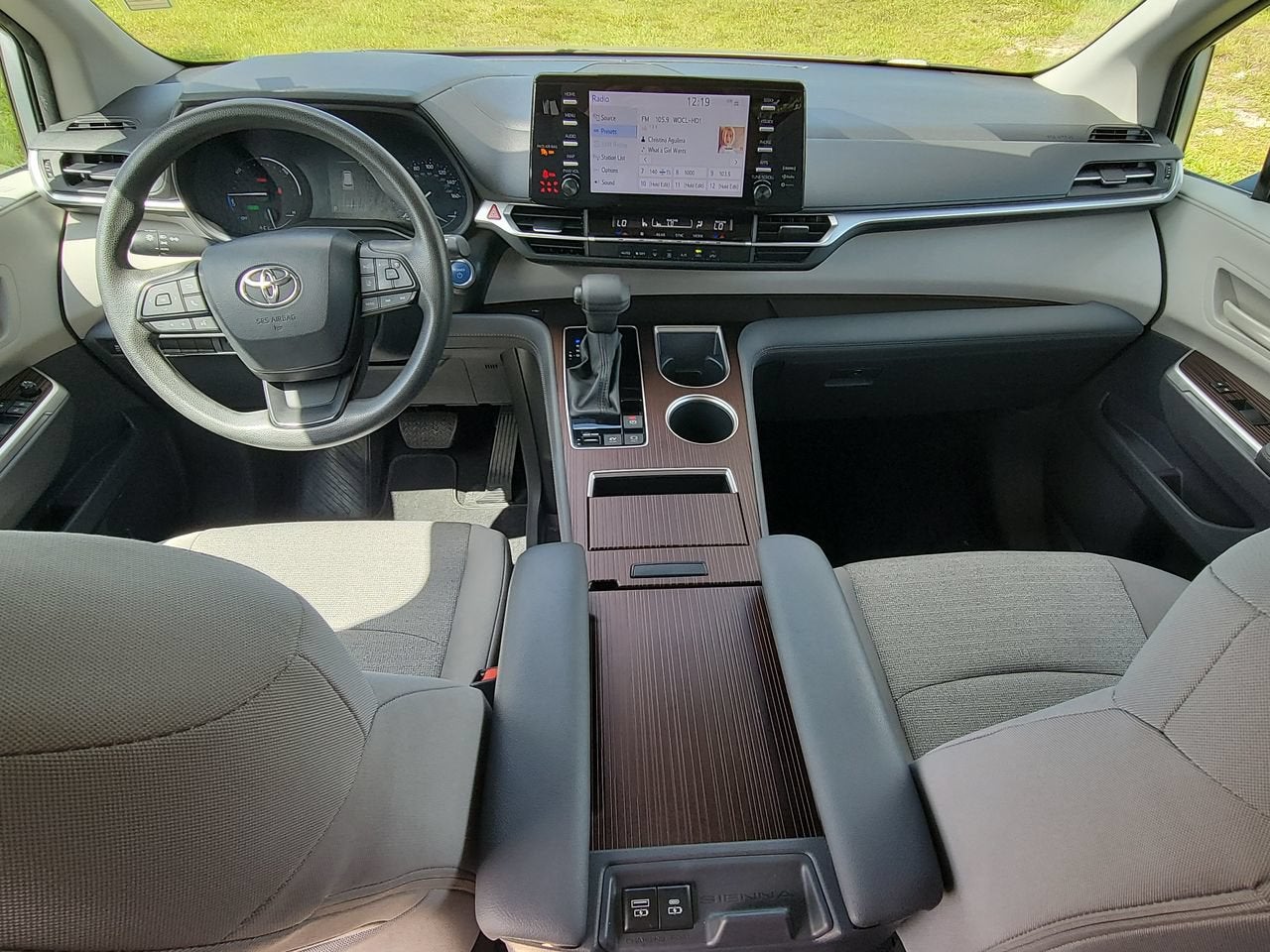 2024 Toyota Sienna LE