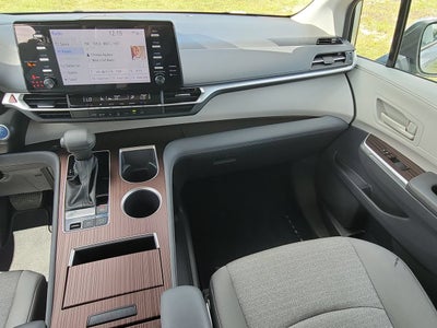 2024 Toyota Sienna LE