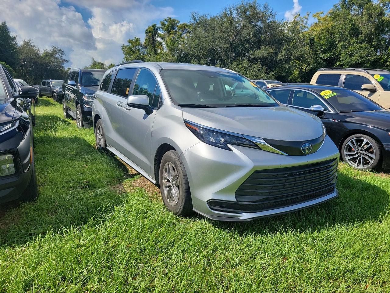2024 Toyota Sienna LE