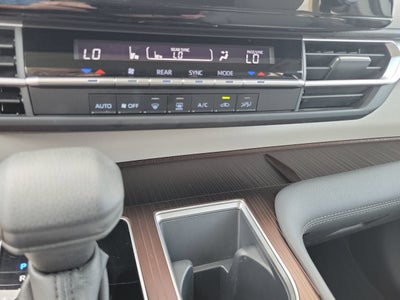 2024 Toyota Sienna LE