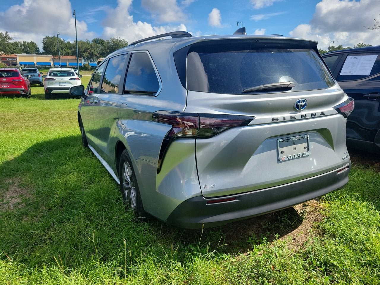 2024 Toyota Sienna LE
