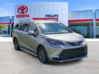 2024 Toyota Sienna LE
