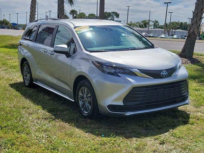 2024 Toyota Sienna LE