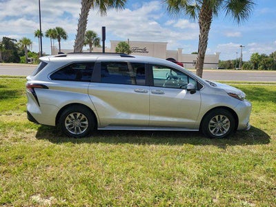 2024 Toyota Sienna LE