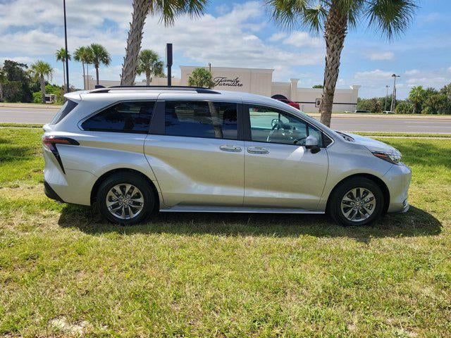 2024 Toyota Sienna LE