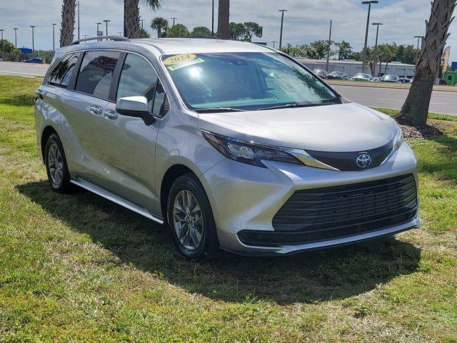 2024 Toyota Sienna LE