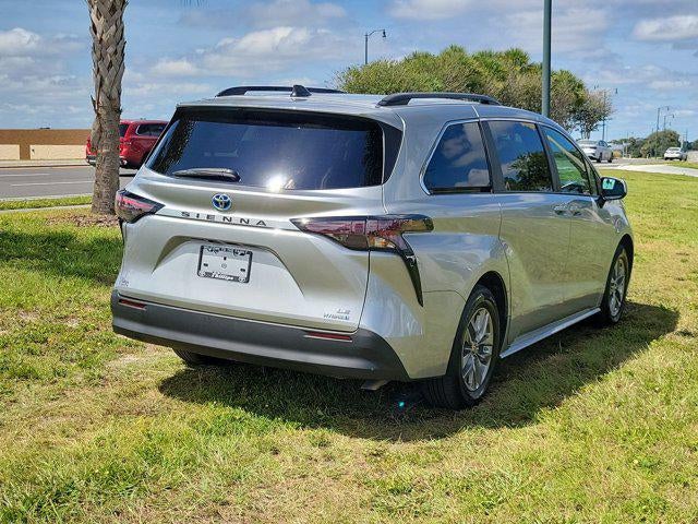 2024 Toyota Sienna LE