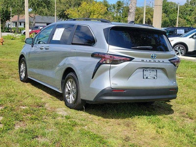 2024 Toyota Sienna LE