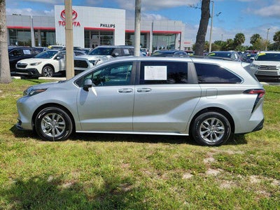 2024 Toyota Sienna LE