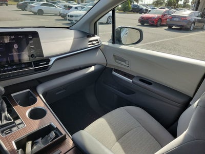 2021 Toyota Sienna LE