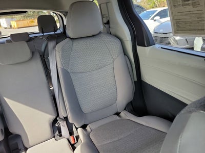 2021 Toyota Sienna LE