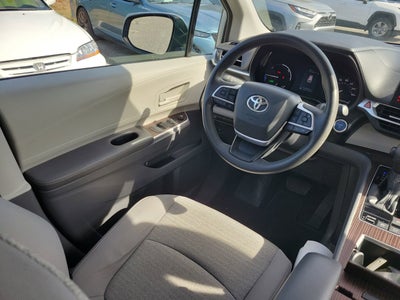 2021 Toyota Sienna LE