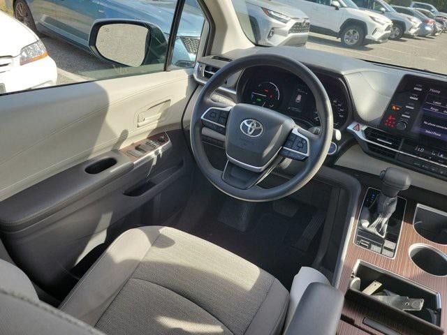 2021 Toyota Sienna LE