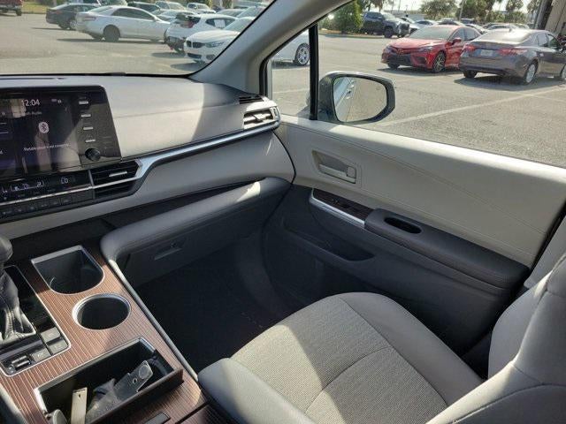 2021 Toyota Sienna LE