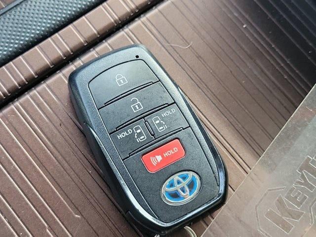 2021 Toyota Sienna LE