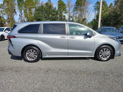 2021 Toyota Sienna LE