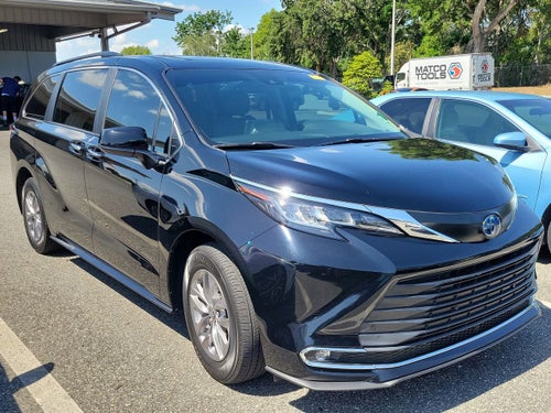 2023 Toyota Sienna XLE