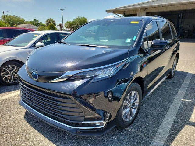2023 Toyota Sienna XLE