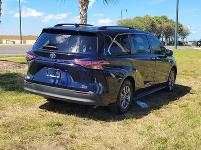 2021 Toyota Sienna XLE