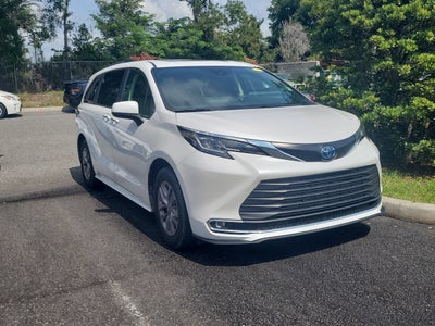 2023 Toyota Sienna XLE