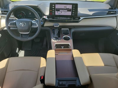 2023 Toyota Sienna XLE