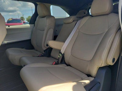 2023 Toyota Sienna XLE