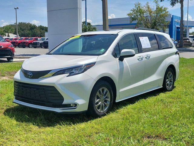 2023 Toyota Sienna XLE