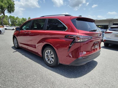 2025 Toyota Sienna XLE
