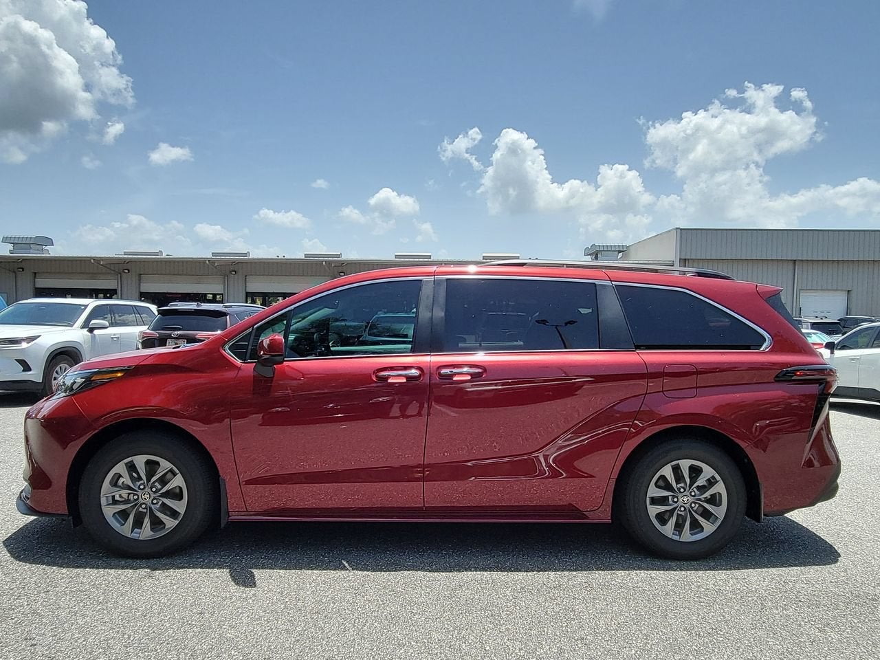 2025 Toyota Sienna XLE