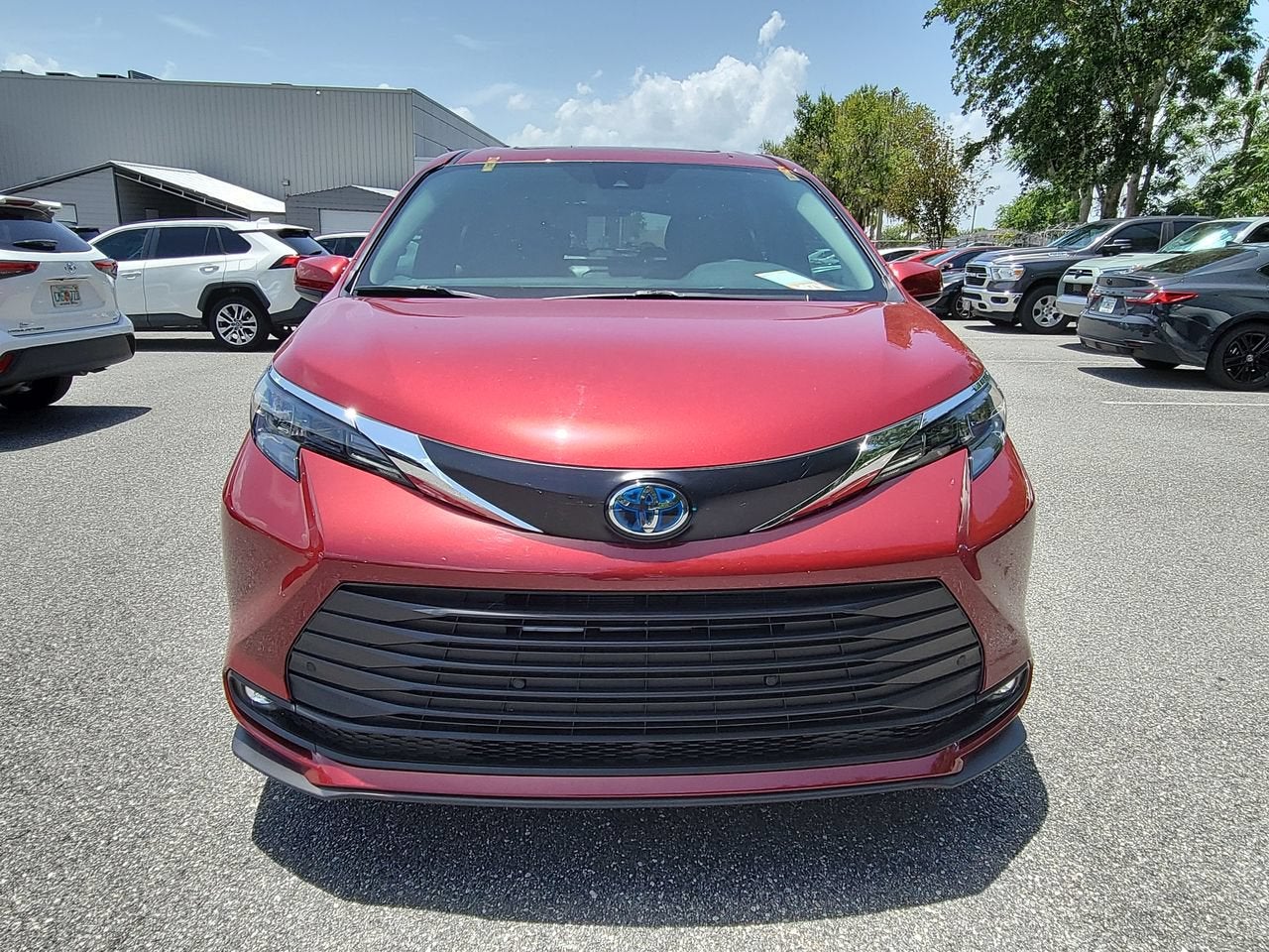 2025 Toyota Sienna XLE