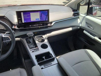 2025 Toyota Sienna XLE