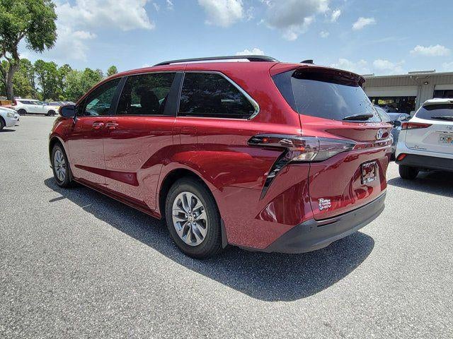 2025 Toyota Sienna XLE