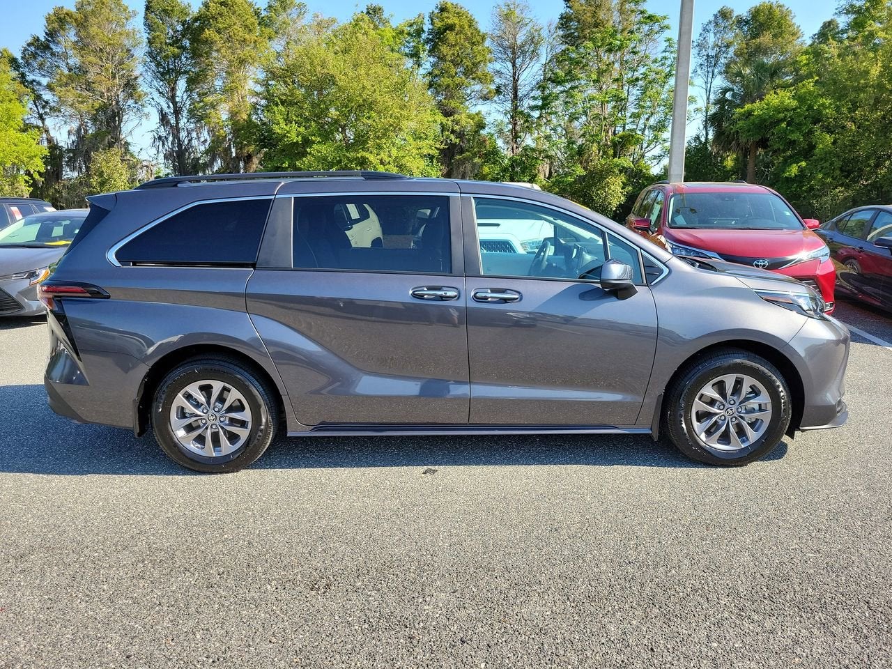 2025 Toyota Sienna XLE