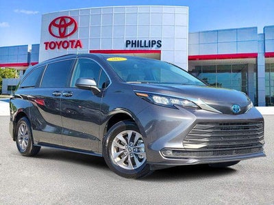 2025 Toyota Sienna XLE