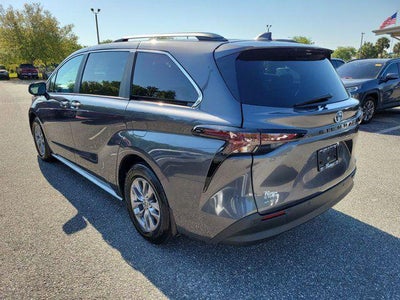 2025 Toyota Sienna XLE