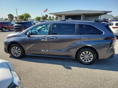 2025 Toyota Sienna XLE