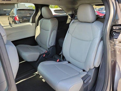 2025 Toyota Sienna XLE
