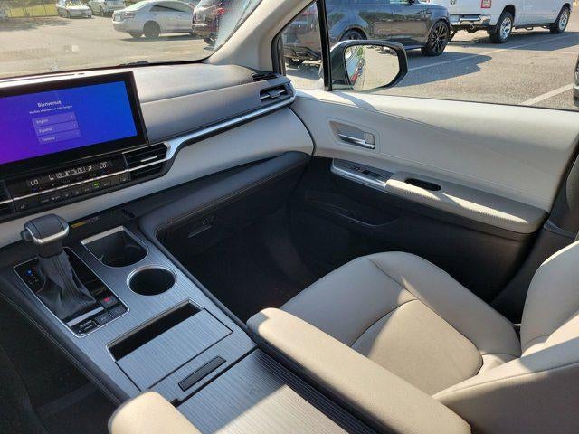 2025 Toyota Sienna XLE
