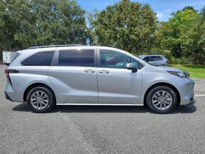 2023 Toyota Sienna XLE