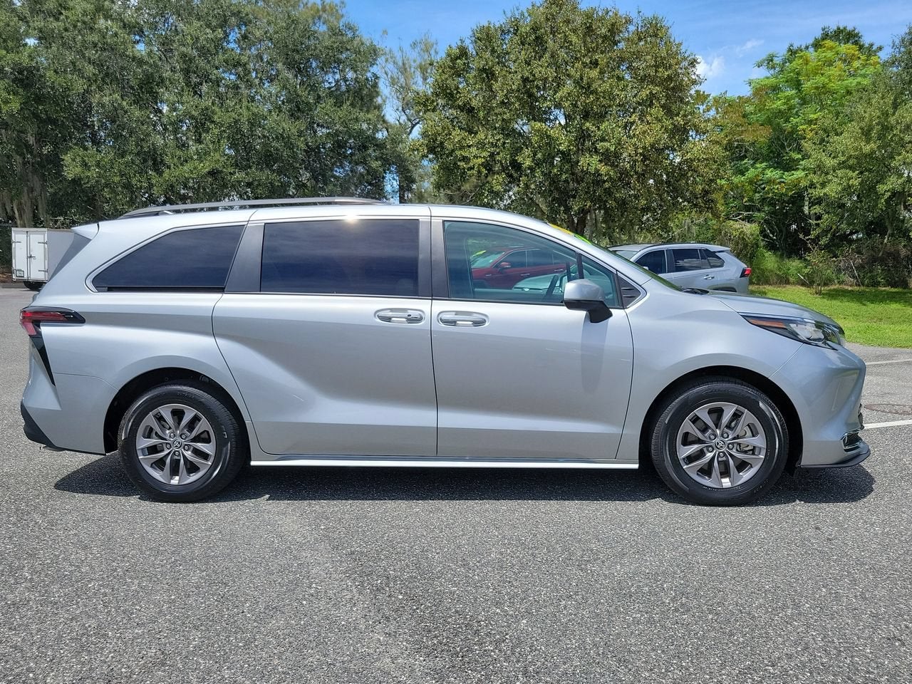 2023 Toyota Sienna XLE