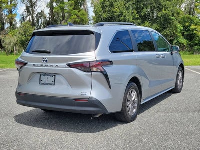 2023 Toyota Sienna XLE