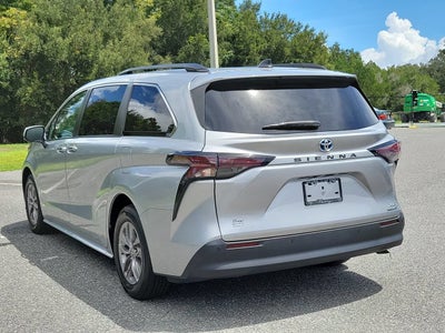 2023 Toyota Sienna XLE